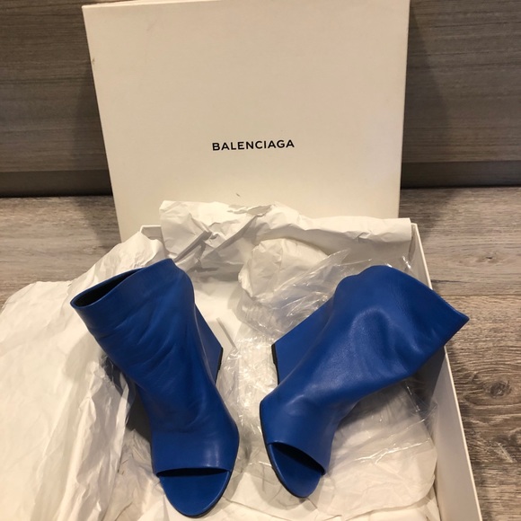 COPY - Woman shoe 👠 - Picture 1 of 6